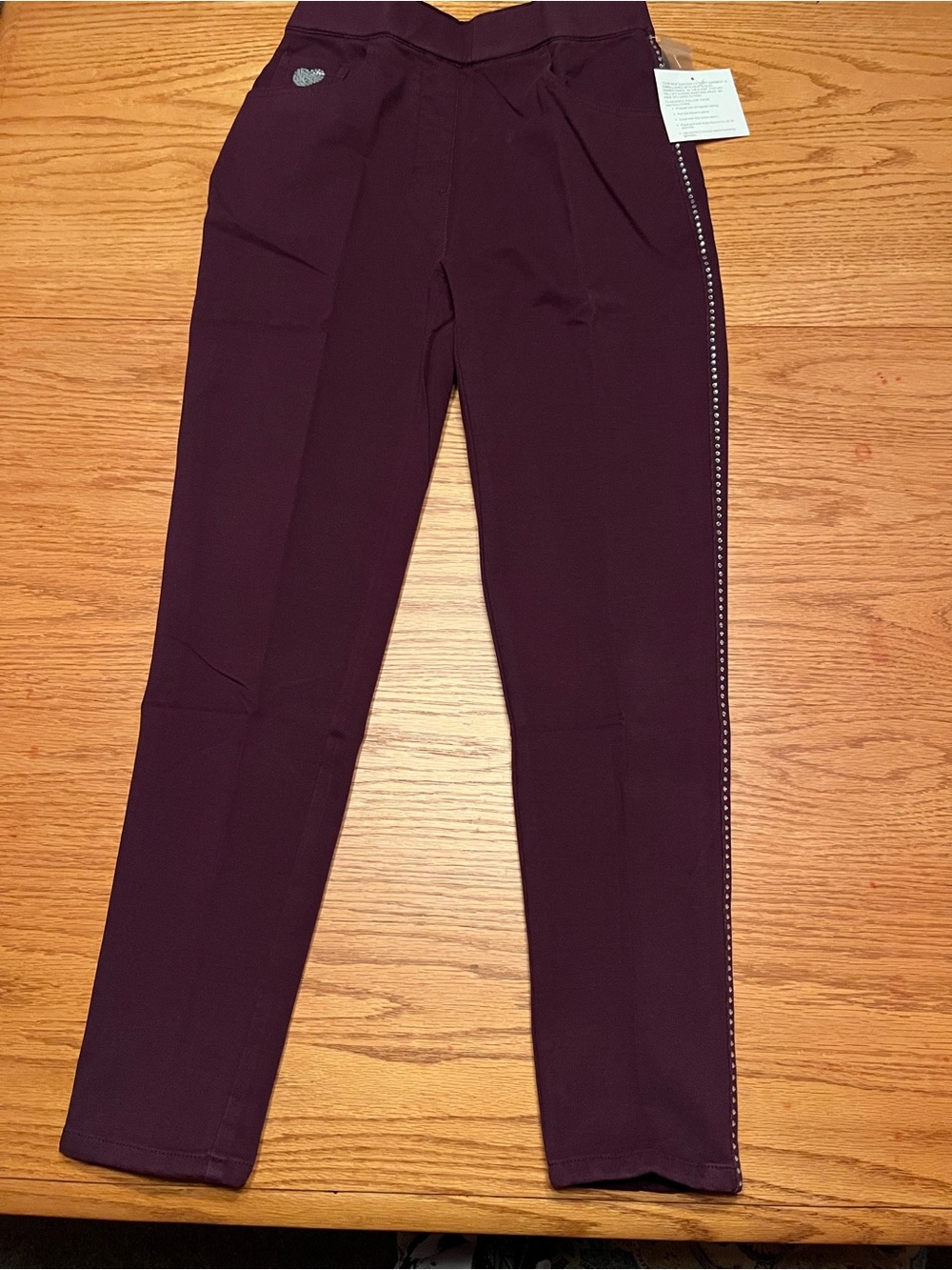 NWT plum Quacker Factory DreamJeannes size Small 
Plum